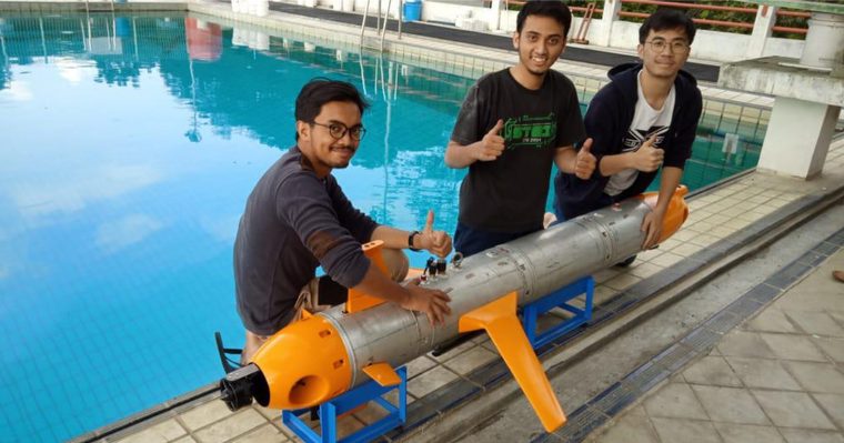 Design and Implementation of Control System in Hybrid Underwater Glider Vehicle in ROS Environment
